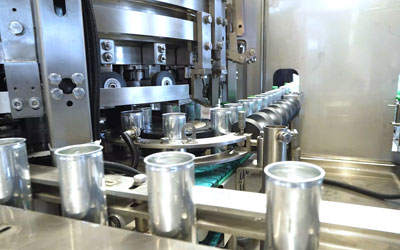 國(guó)產(chǎn)智能易拉罐灌裝機(jī)震撼發(fā)布